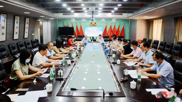 電白區(qū)政協(xié)委員調(diào)研圖書館、綜合檔案館和規(guī)劃展覽館設(shè)計(jì)建設(shè)情況