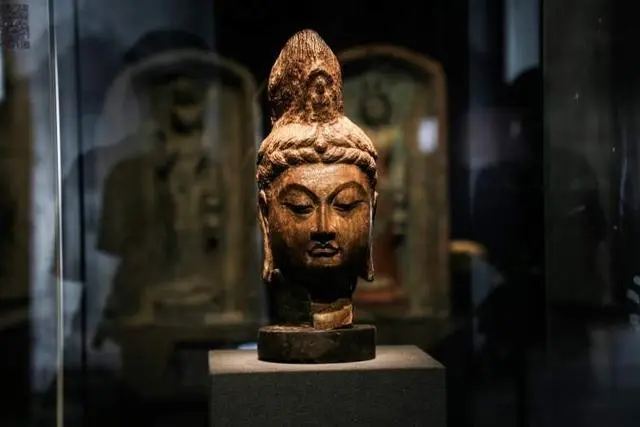 如何區(qū)分博物館展出文物是真品、復(fù)制件和仿制件？