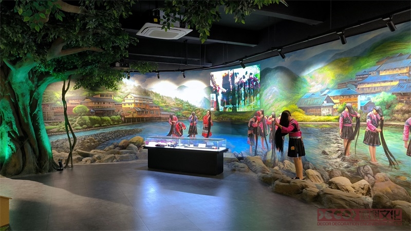 企業(yè)展館設(shè)計(jì)中如何考慮展示器材和設(shè)備的維護(hù)和保養(yǎng)？