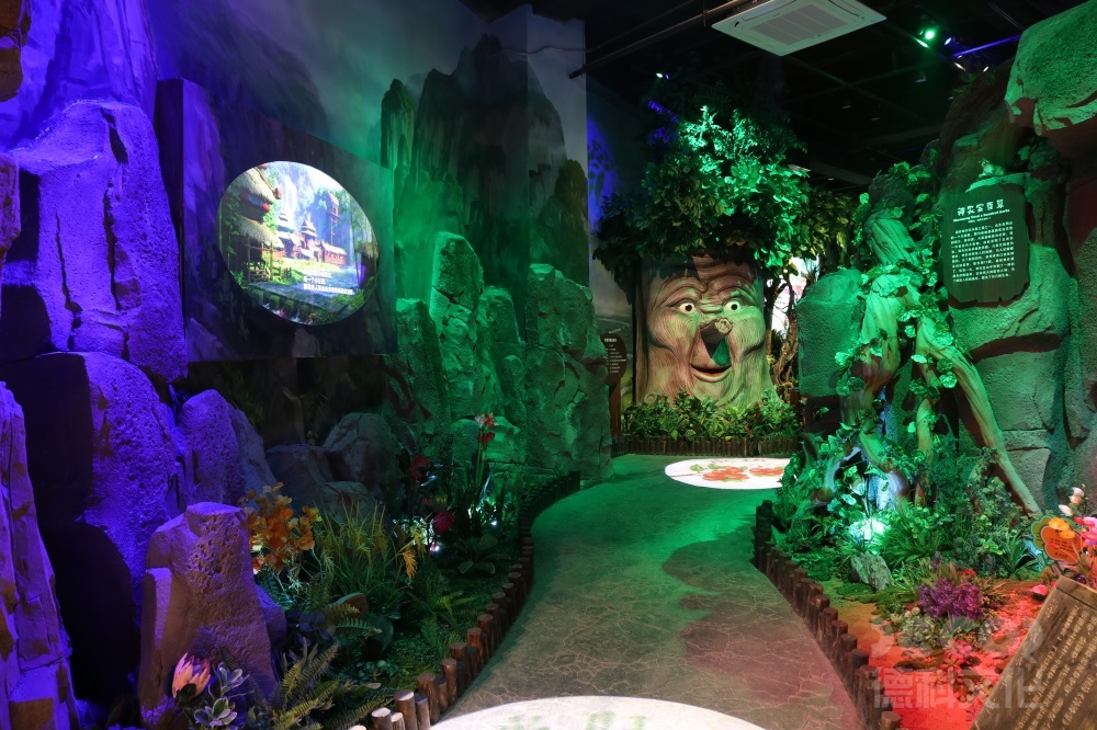 自然展館裝修的安全出口和疏散通道應(yīng)如何設(shè)置？