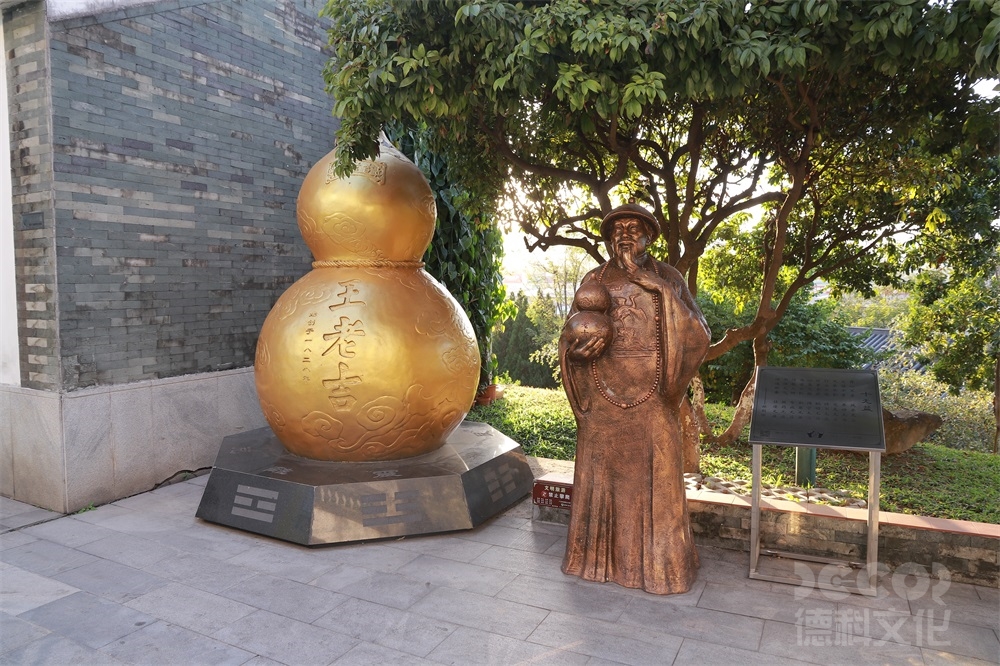 主題公園展館裝修如何通過墻面、地面、天花的一體化設計，營造“包圍感”