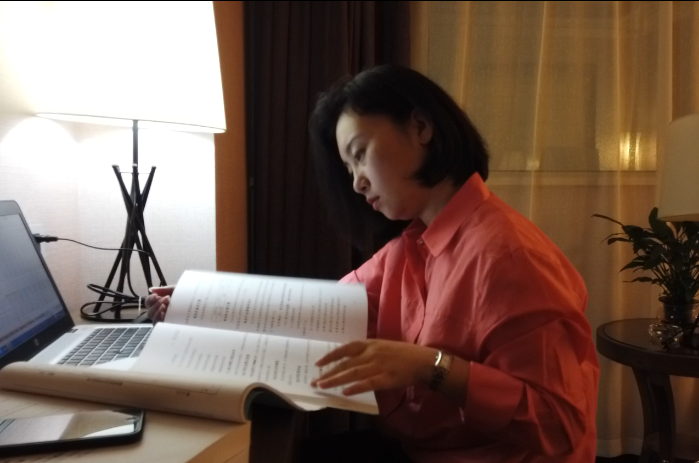 2、毛晶晶（為推進項目落地，夙夜在公）